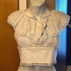 Women’s Lace Crop Top